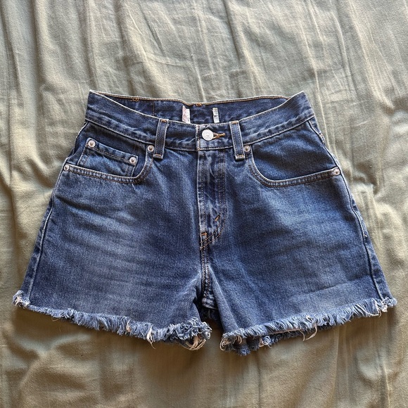 Vintage Levi’s 569 Dark Wash Denim Cutoff Shorts - Picture 1 of 5